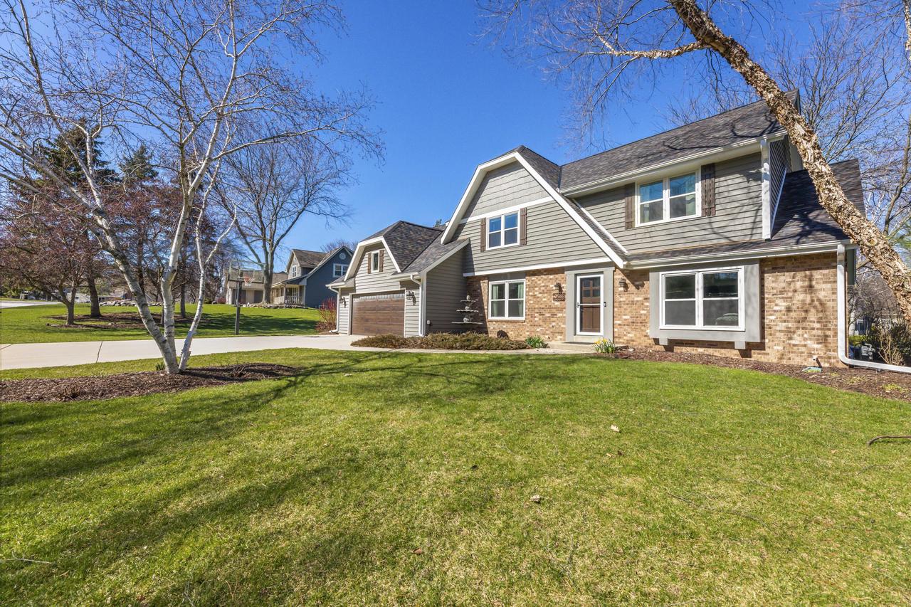 W276N2698 Chicory LANE