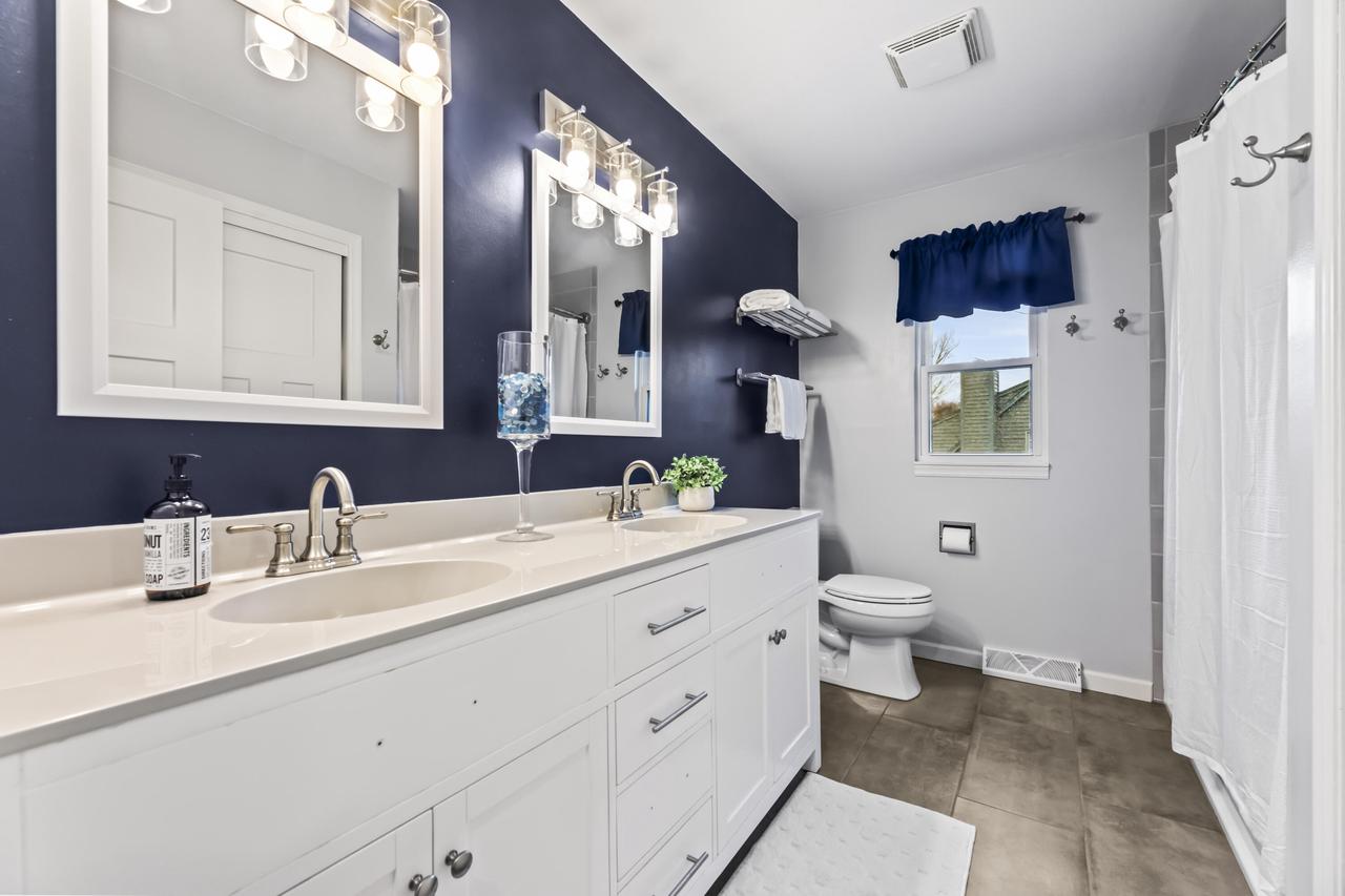 W276N2698 Chicory LANE