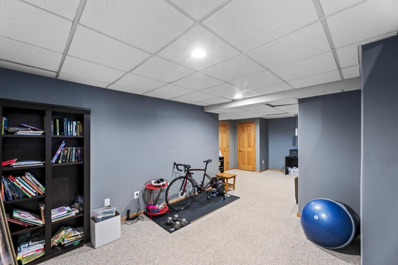 W276N2698 Chicory LANE