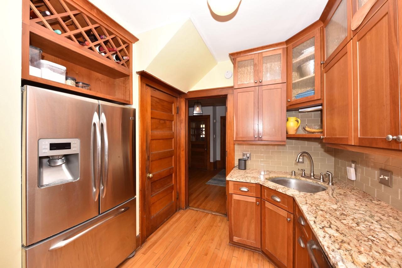 3057 North Murray AVENUE