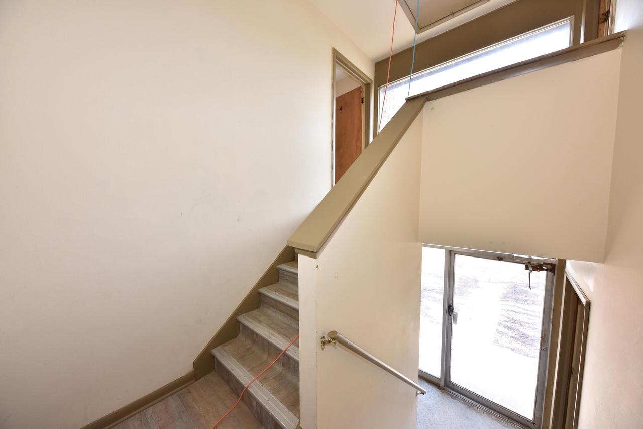 8137 West Thurston AVENUE