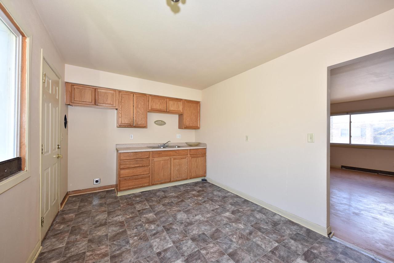 8137 West Thurston AVENUE