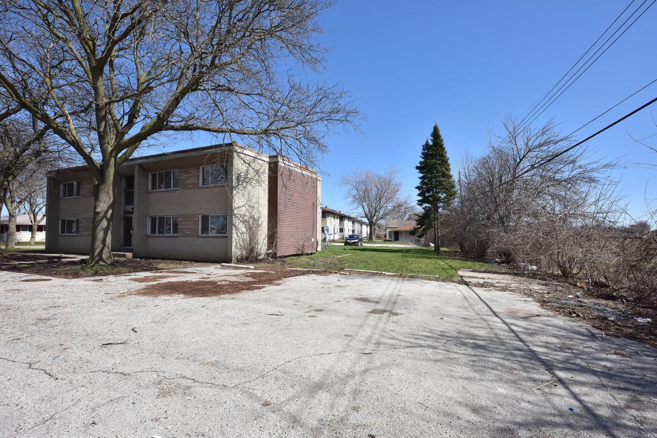 8137 West Thurston AVENUE