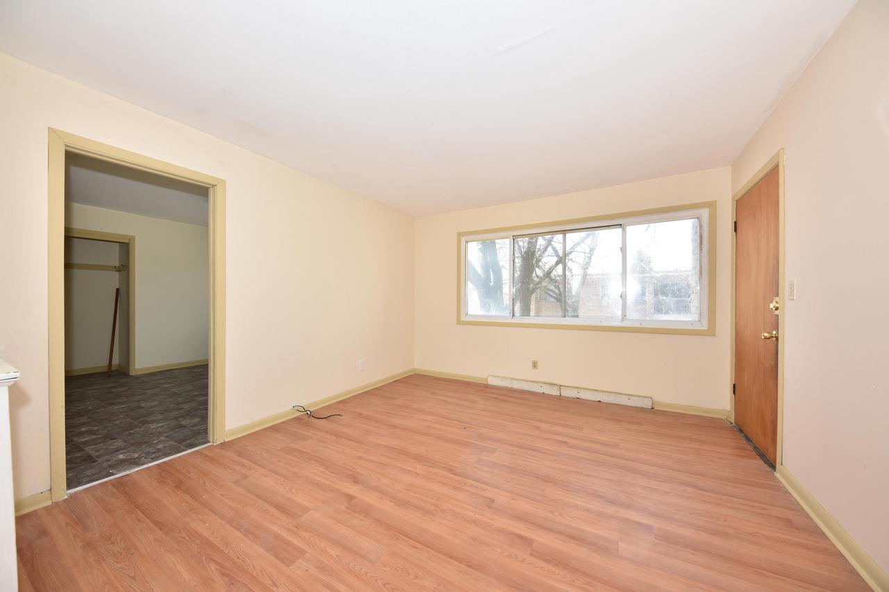 8137 West Thurston AVENUE