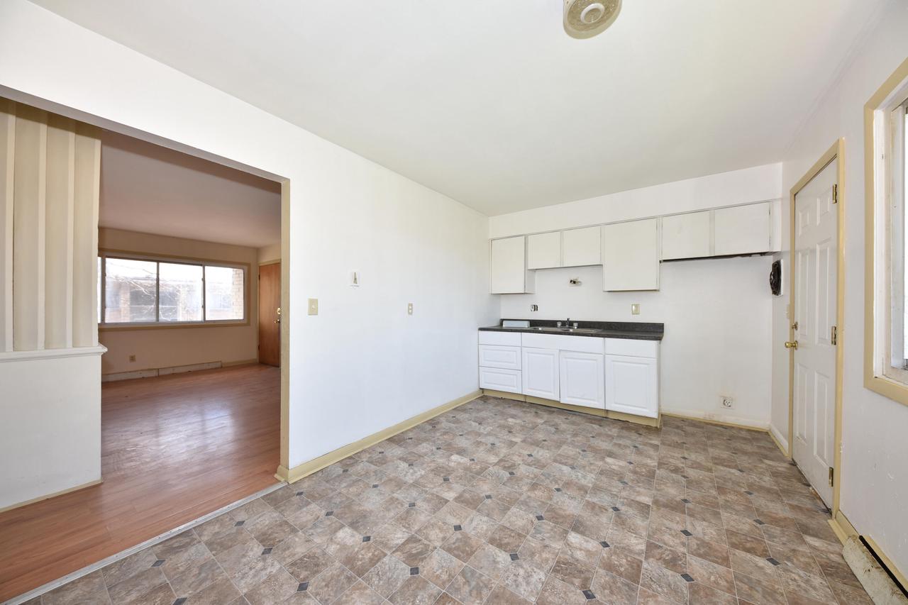 8137 West Thurston AVENUE