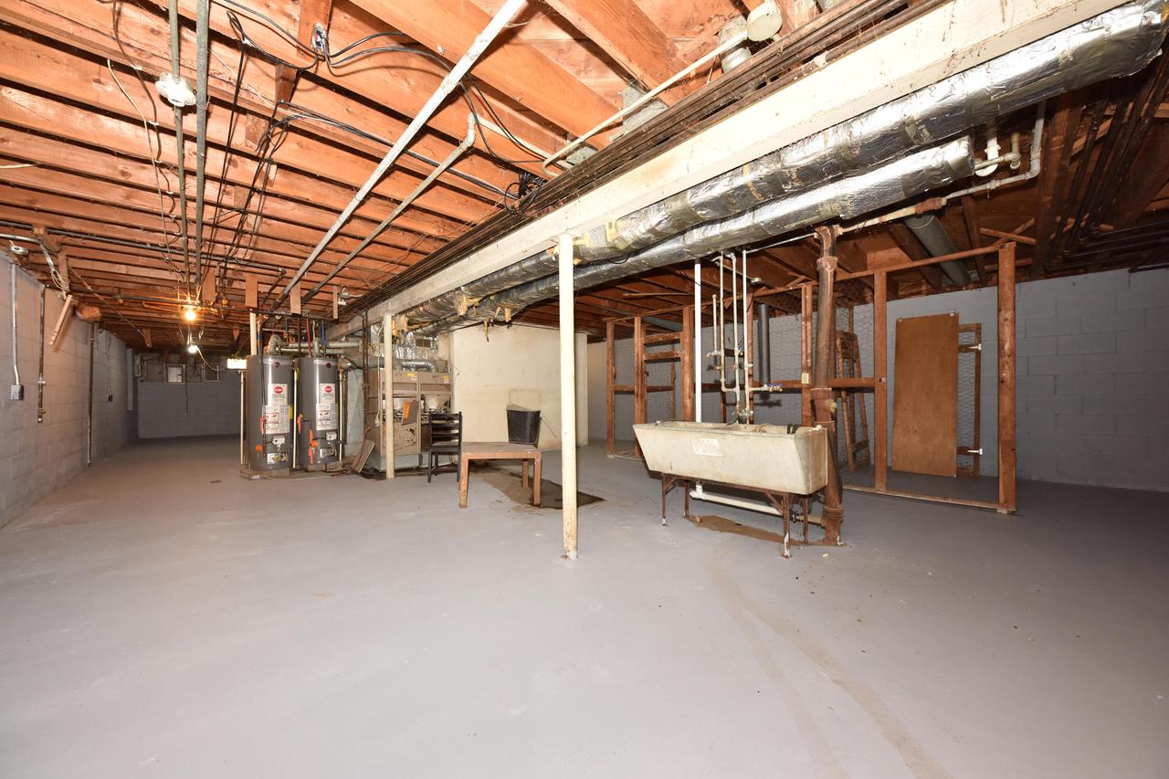 8137 West Thurston AVENUE