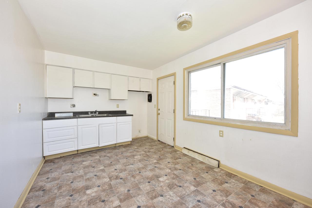 8137 West Thurston AVENUE