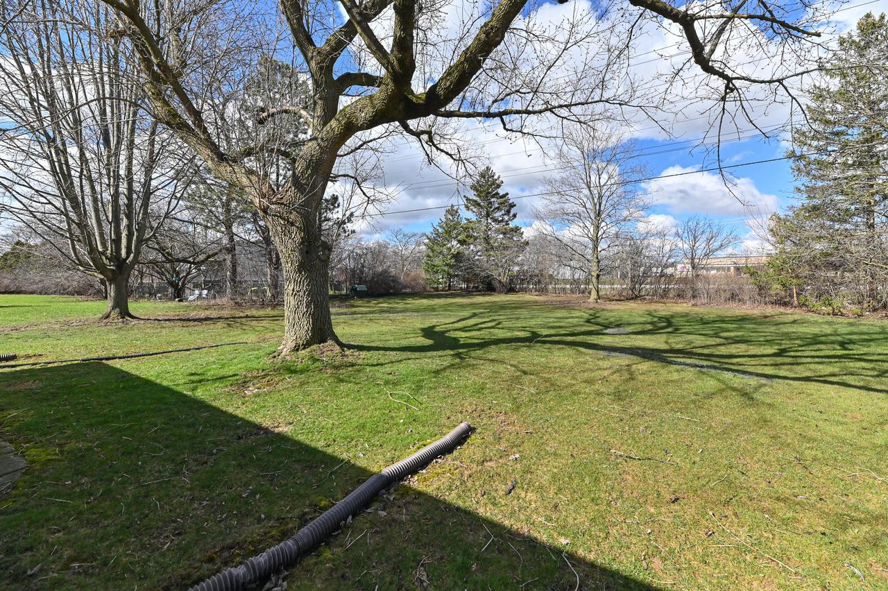 6044 Oakwood LANE WEST West