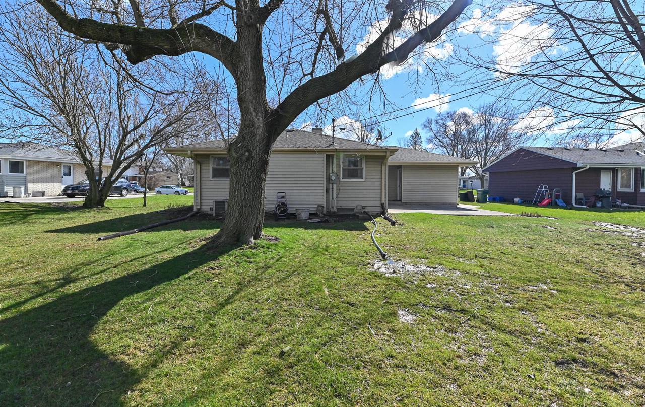 6044 Oakwood LANE WEST West