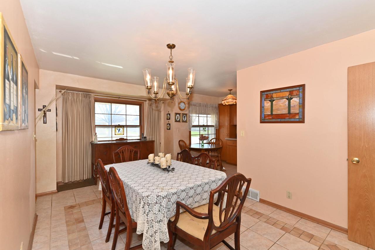 6044 Oakwood LANE WEST West