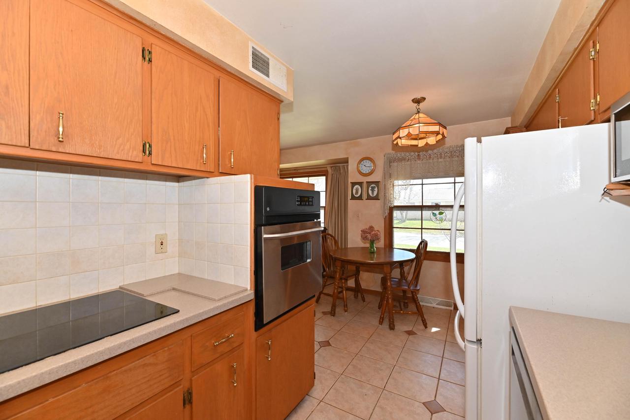 6044 Oakwood LANE WEST West