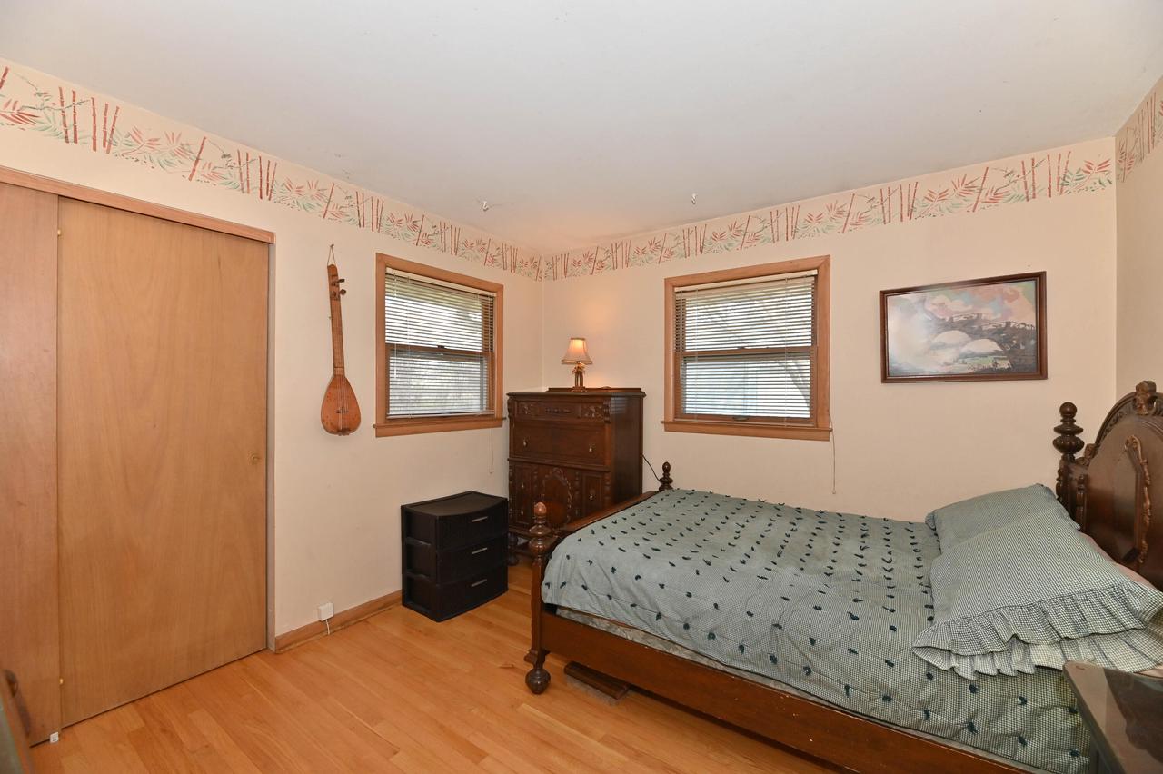 6044 Oakwood LANE WEST West