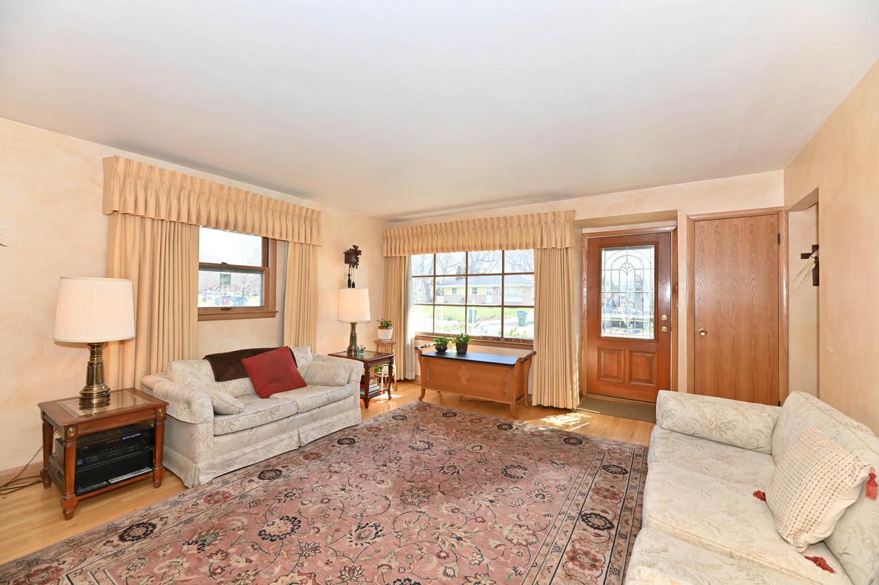 6044 Oakwood LANE WEST West