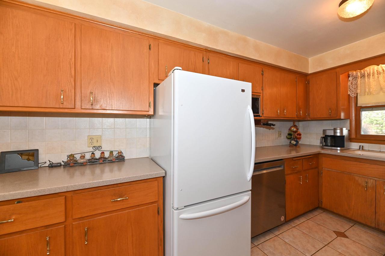 6044 Oakwood LANE WEST West