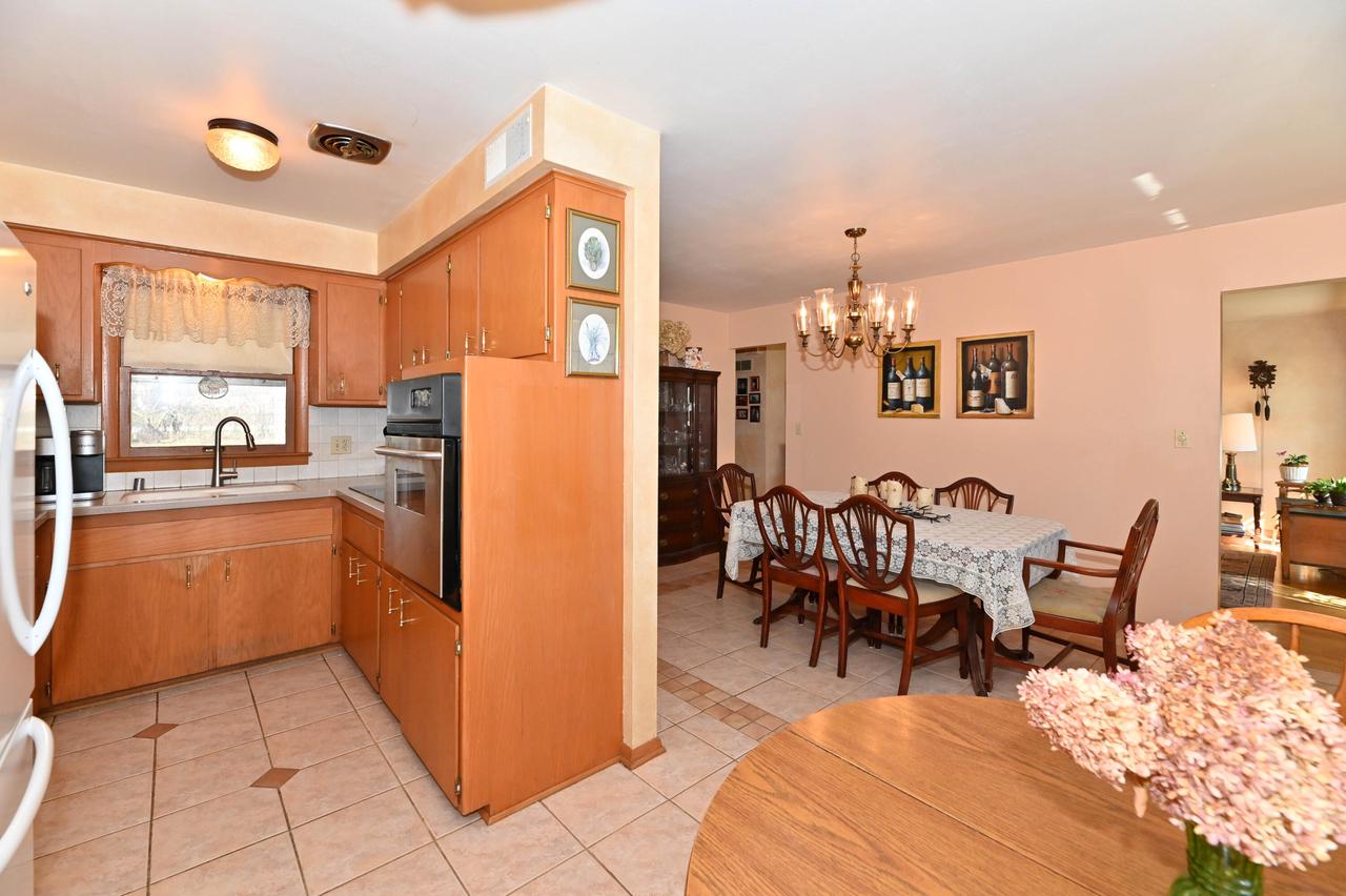 6044 Oakwood LANE WEST West