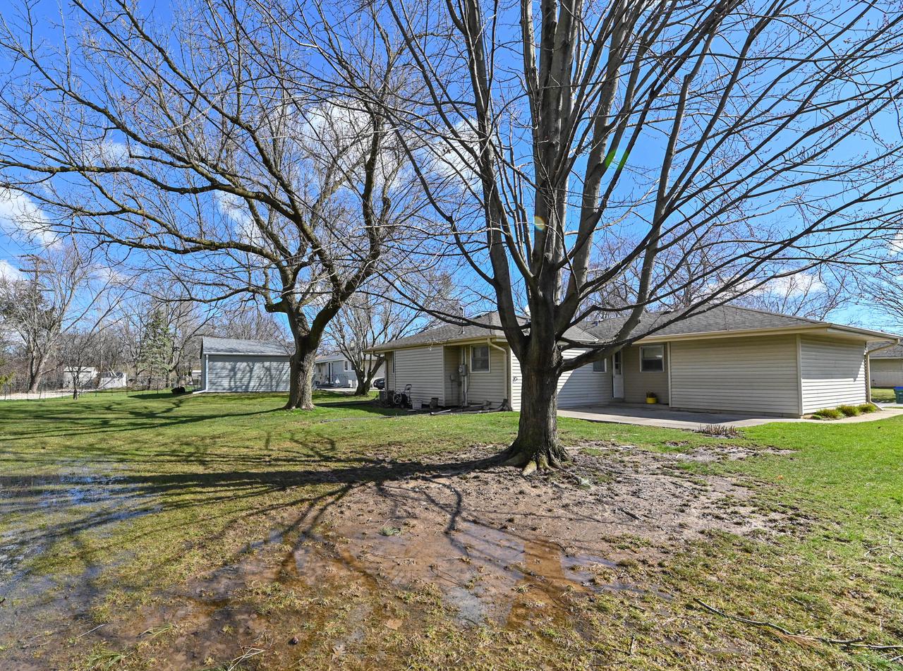 6044 Oakwood LANE WEST West