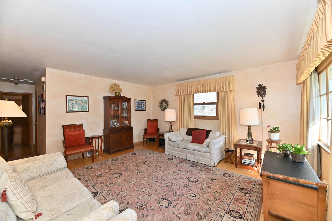 6044 Oakwood LANE WEST West