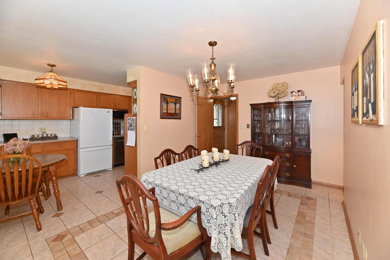 6044 Oakwood LANE WEST West