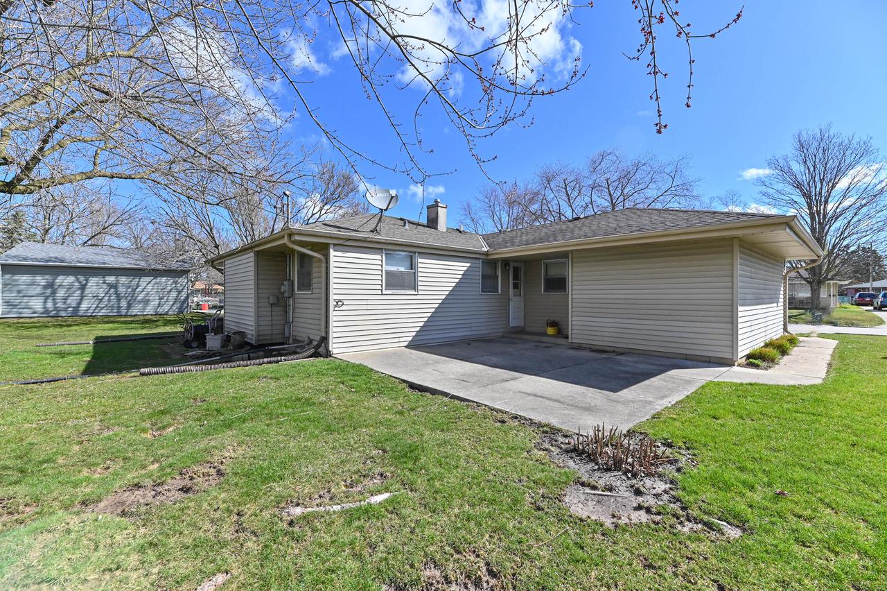 6044 Oakwood LANE WEST West