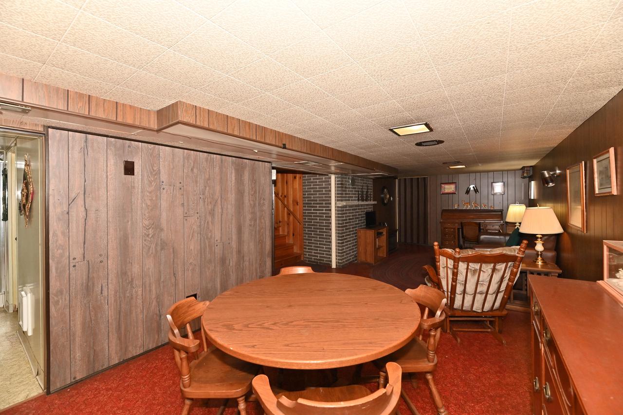 6044 Oakwood LANE WEST West