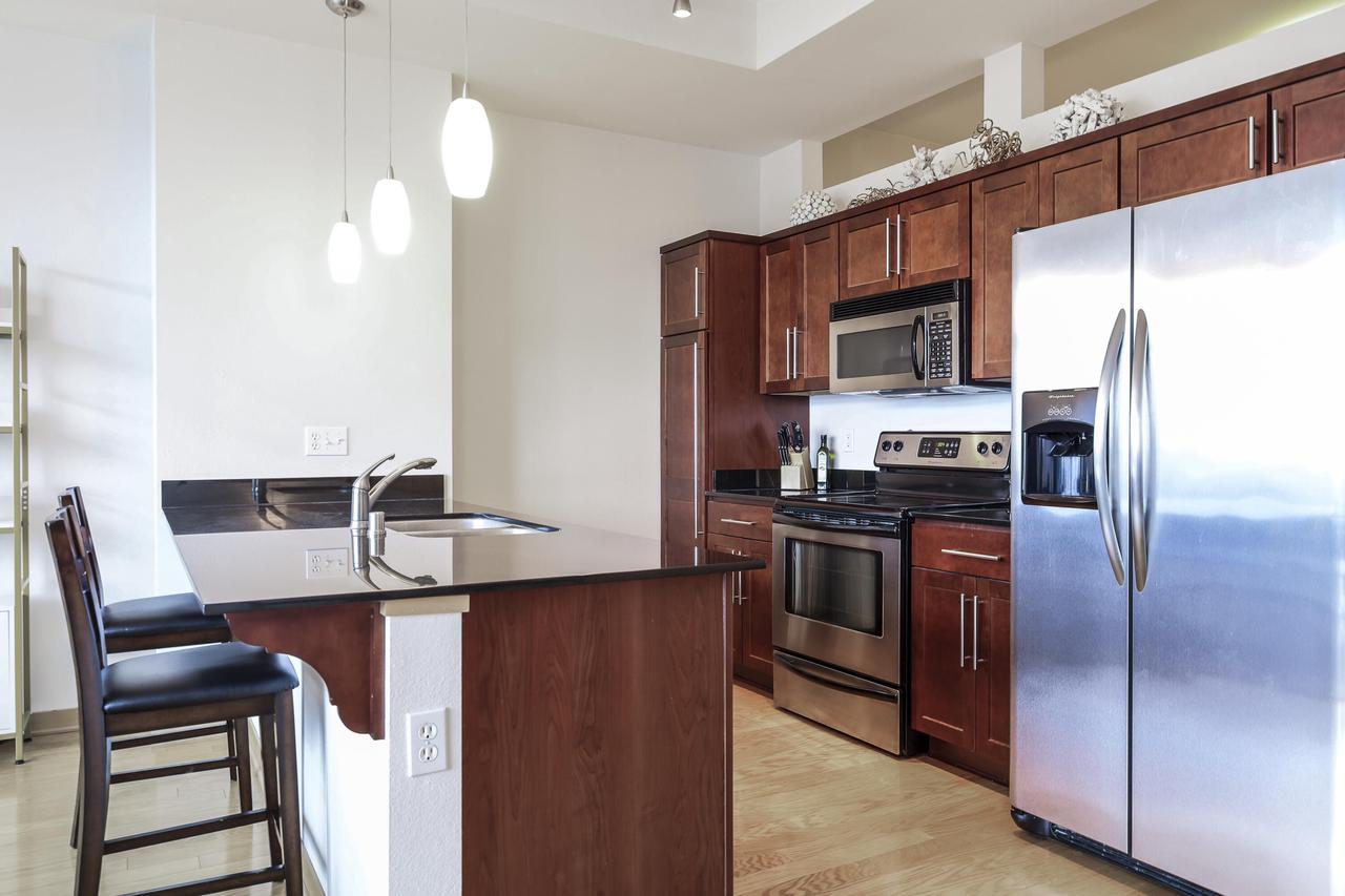 106 West Seeboth STREET 706