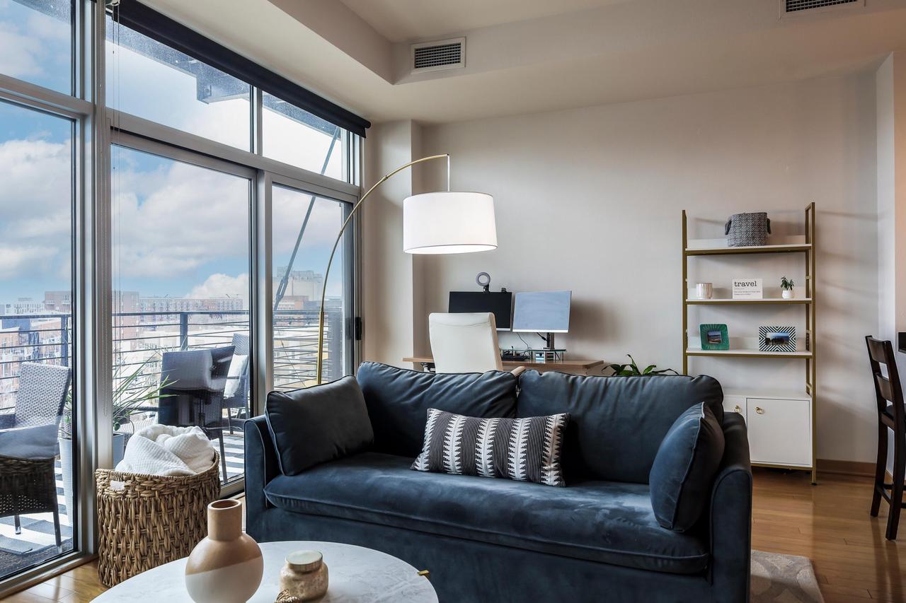 106 West Seeboth STREET 706