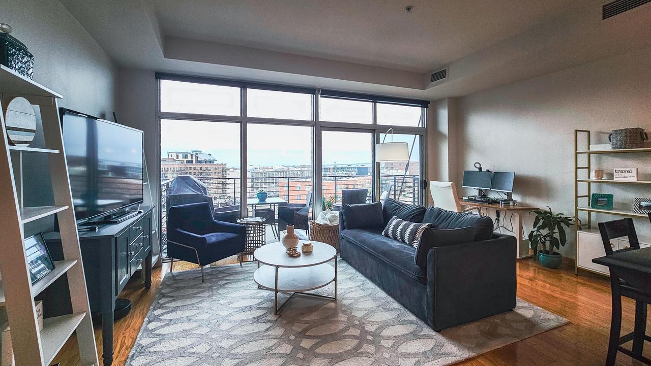 106 West Seeboth STREET 706