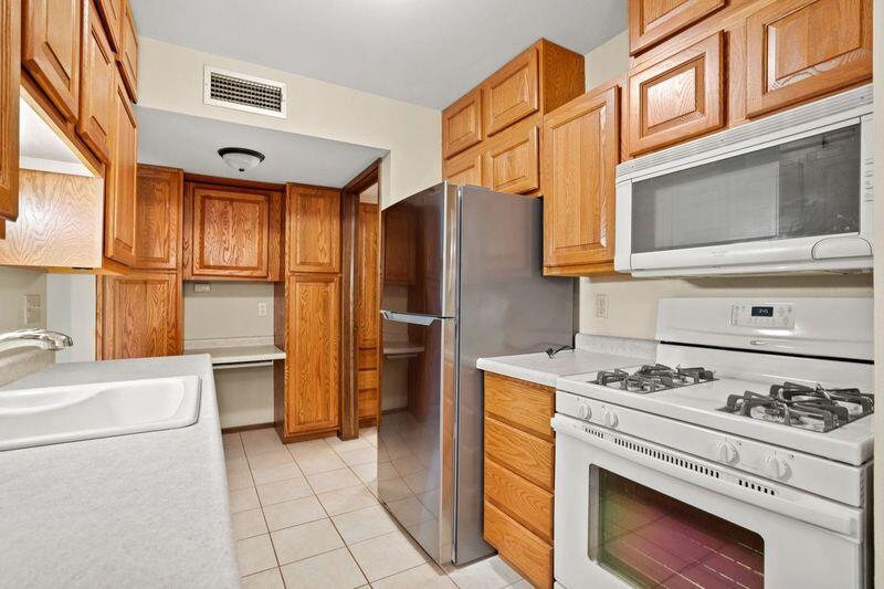 4117 West Rivers Edge CIRCLE 6