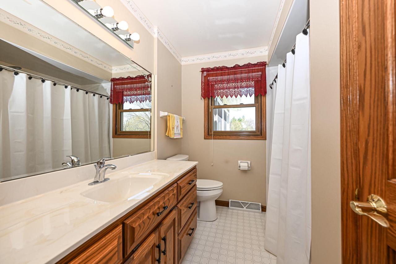 3040 West Forest Hill AVENUE