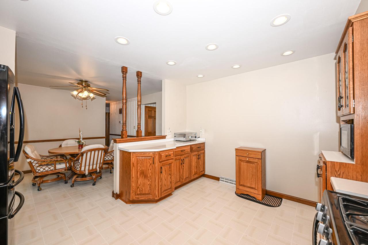 3040 West Forest Hill AVENUE