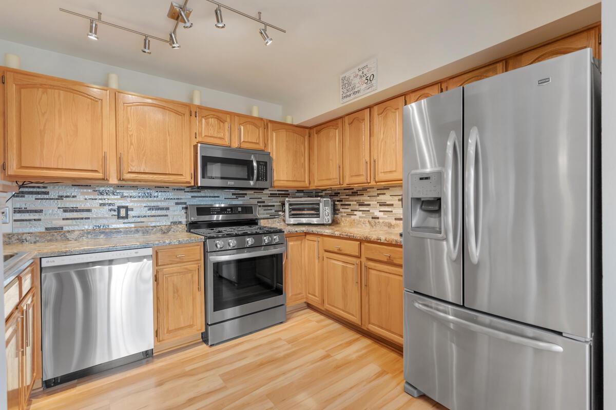 4977 West Maple Leaf CIRCLE