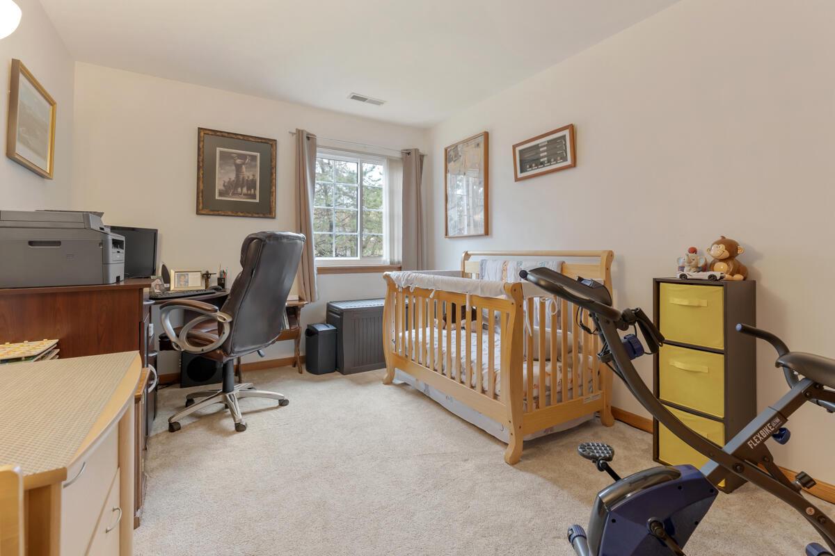 4977 West Maple Leaf CIRCLE