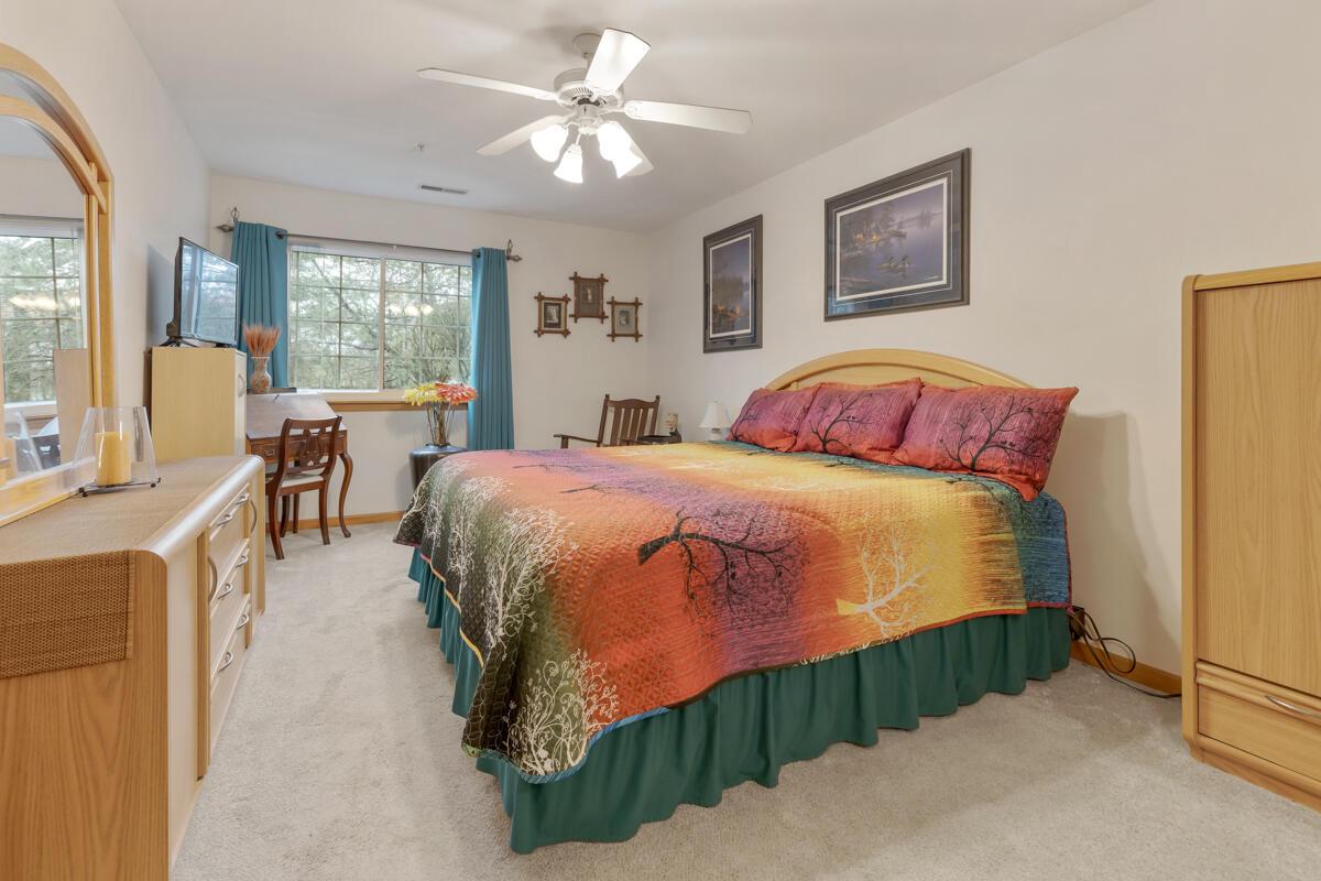 4977 West Maple Leaf CIRCLE