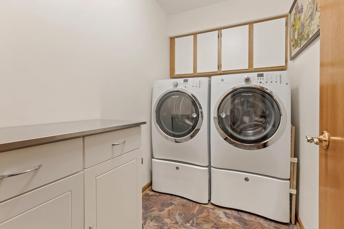 4977 West Maple Leaf CIRCLE