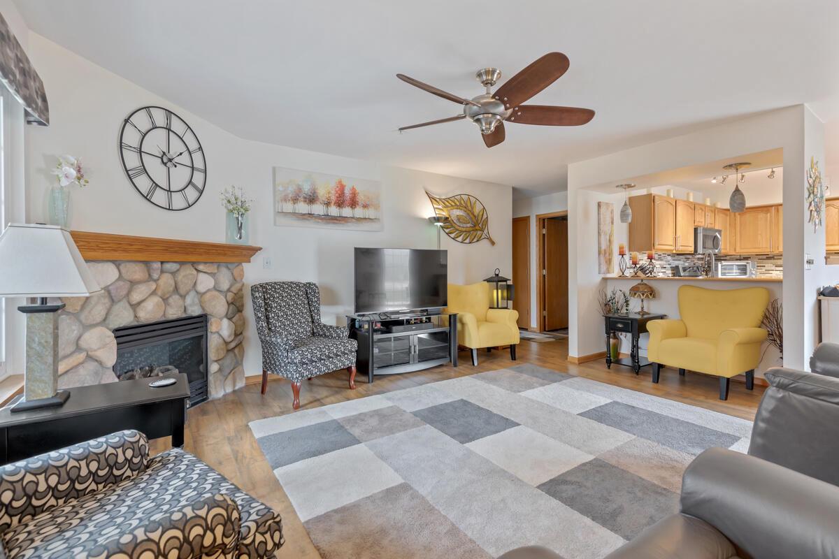 4977 West Maple Leaf CIRCLE