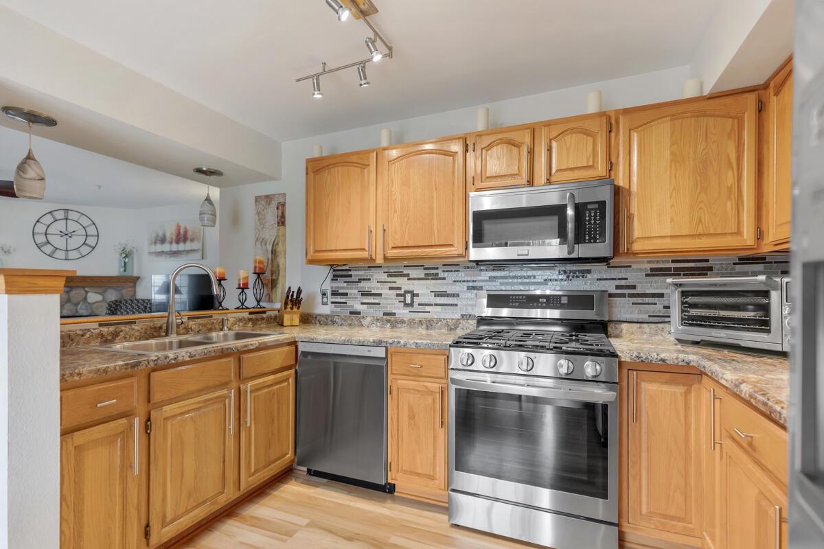 4977 West Maple Leaf CIRCLE