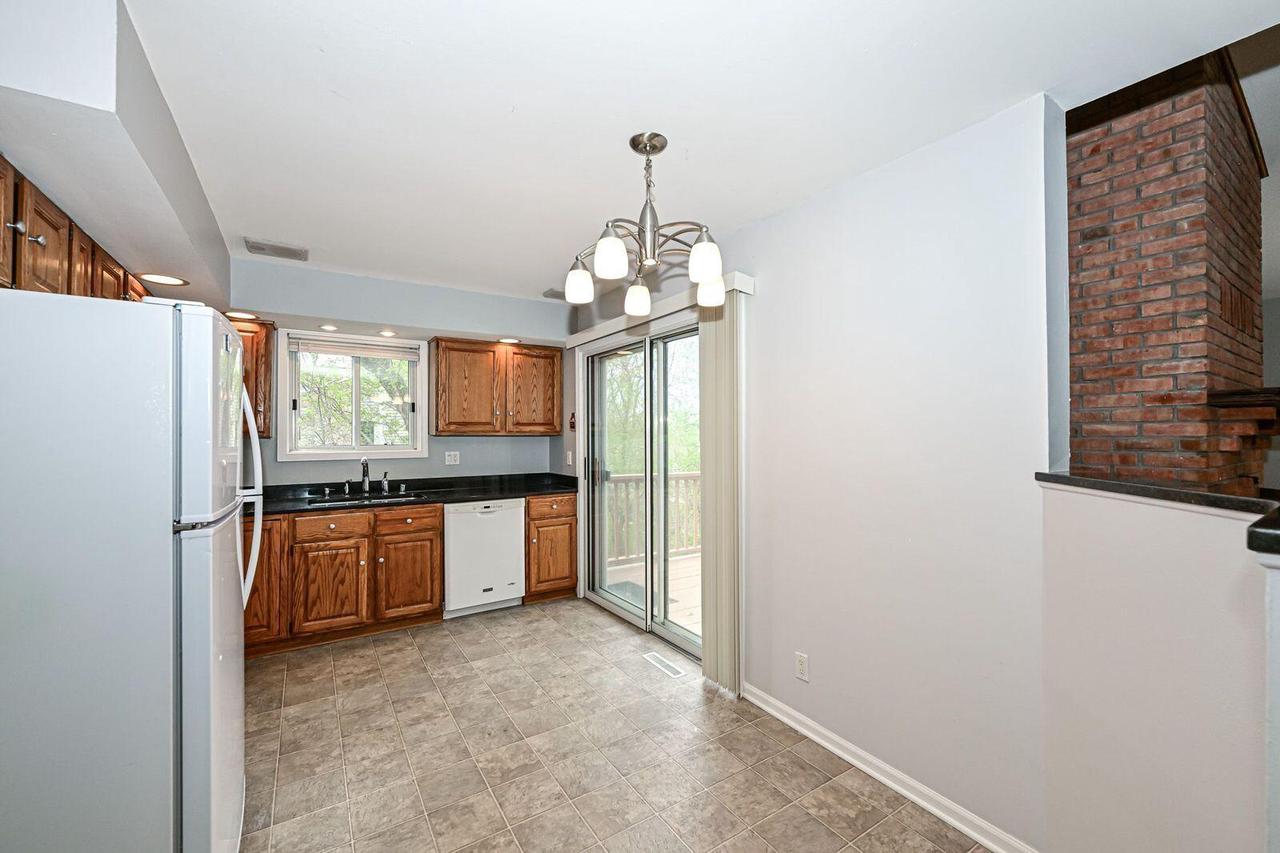 19110 Emerald DRIVE 19120