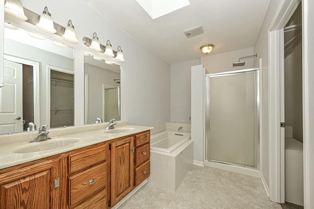 19110 Emerald DRIVE 19120