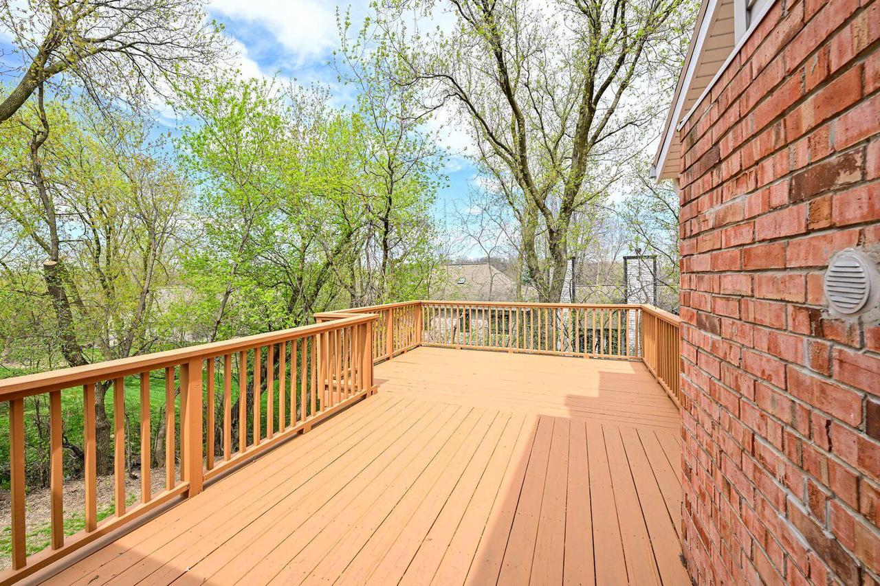 19110 Emerald DRIVE 19120