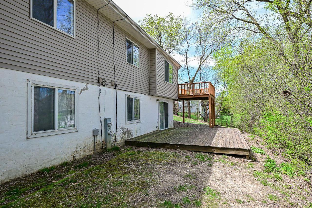 19110 Emerald DRIVE 19120