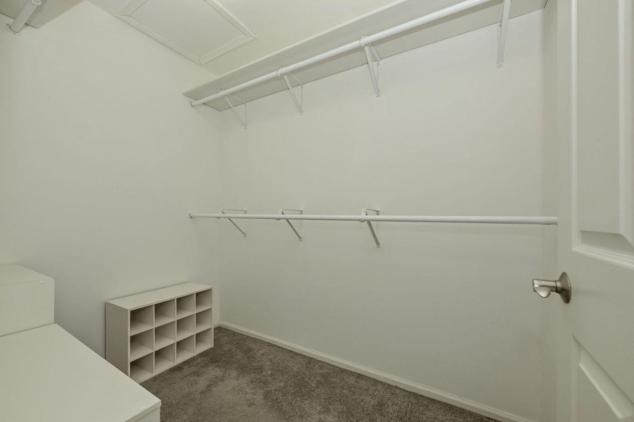 19110 Emerald DRIVE 19120