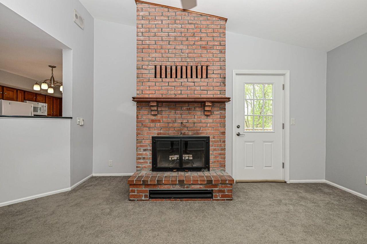 19110 Emerald DRIVE 19120