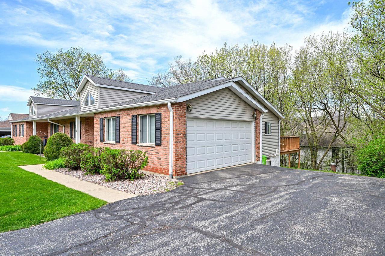 19110 Emerald DRIVE 19120