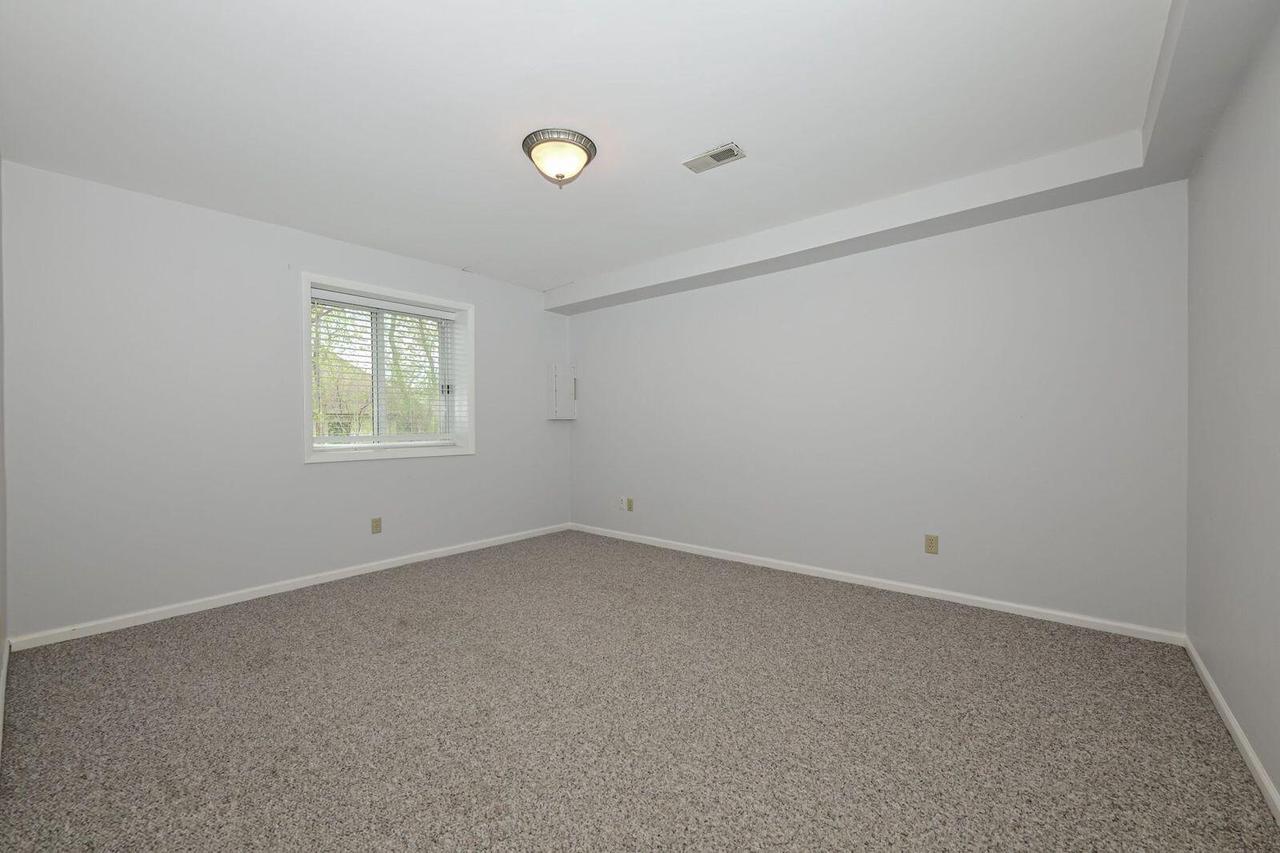 19110 Emerald DRIVE 19120