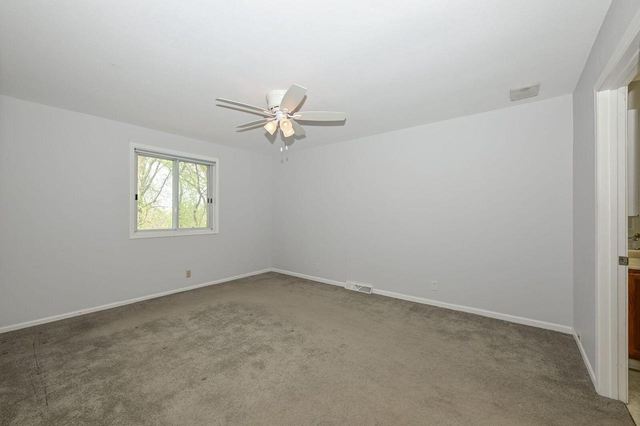 19110 Emerald DRIVE 19120