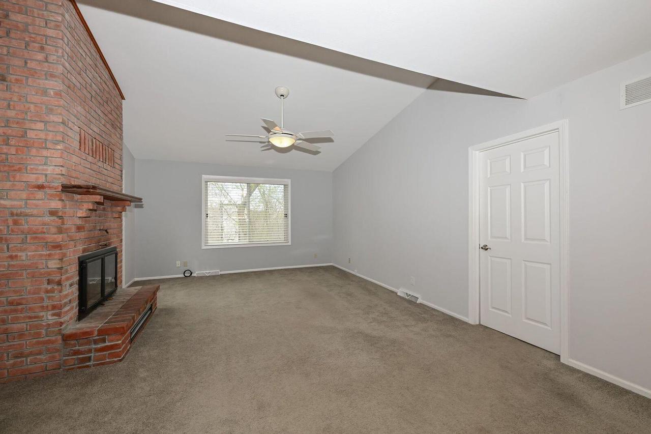 19110 Emerald DRIVE 19120