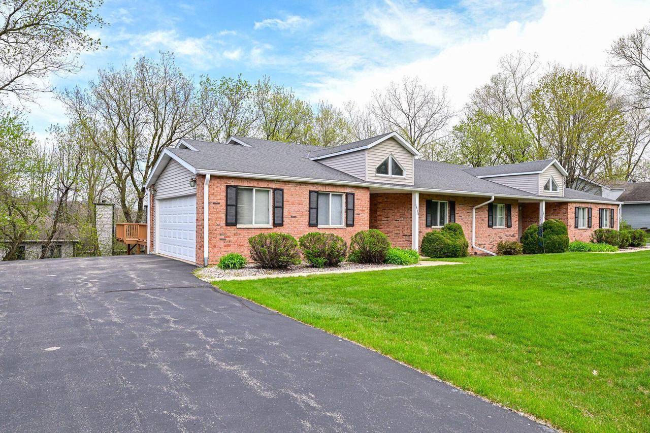 19110 Emerald DRIVE 19120