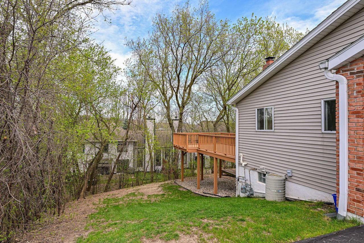 19110 Emerald DRIVE 19120