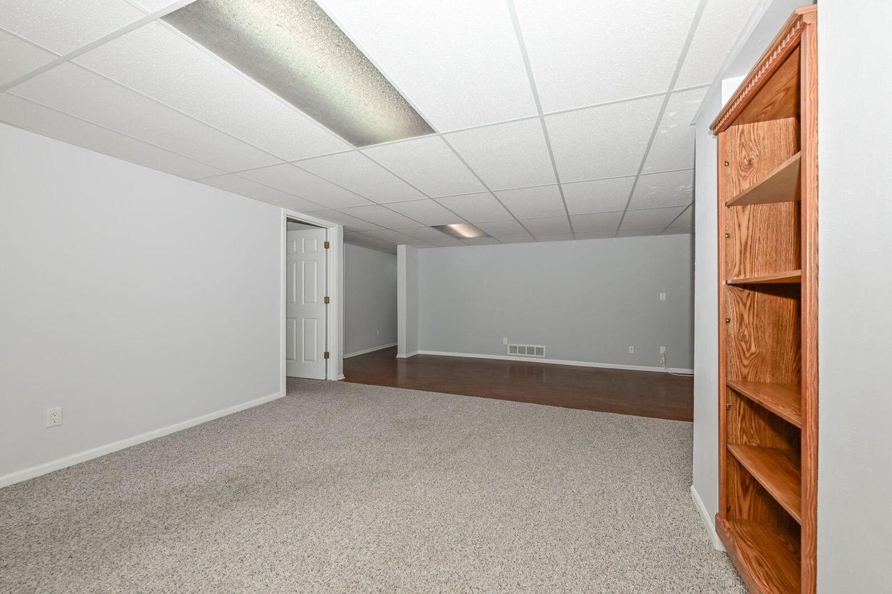 19110 Emerald DRIVE 19120