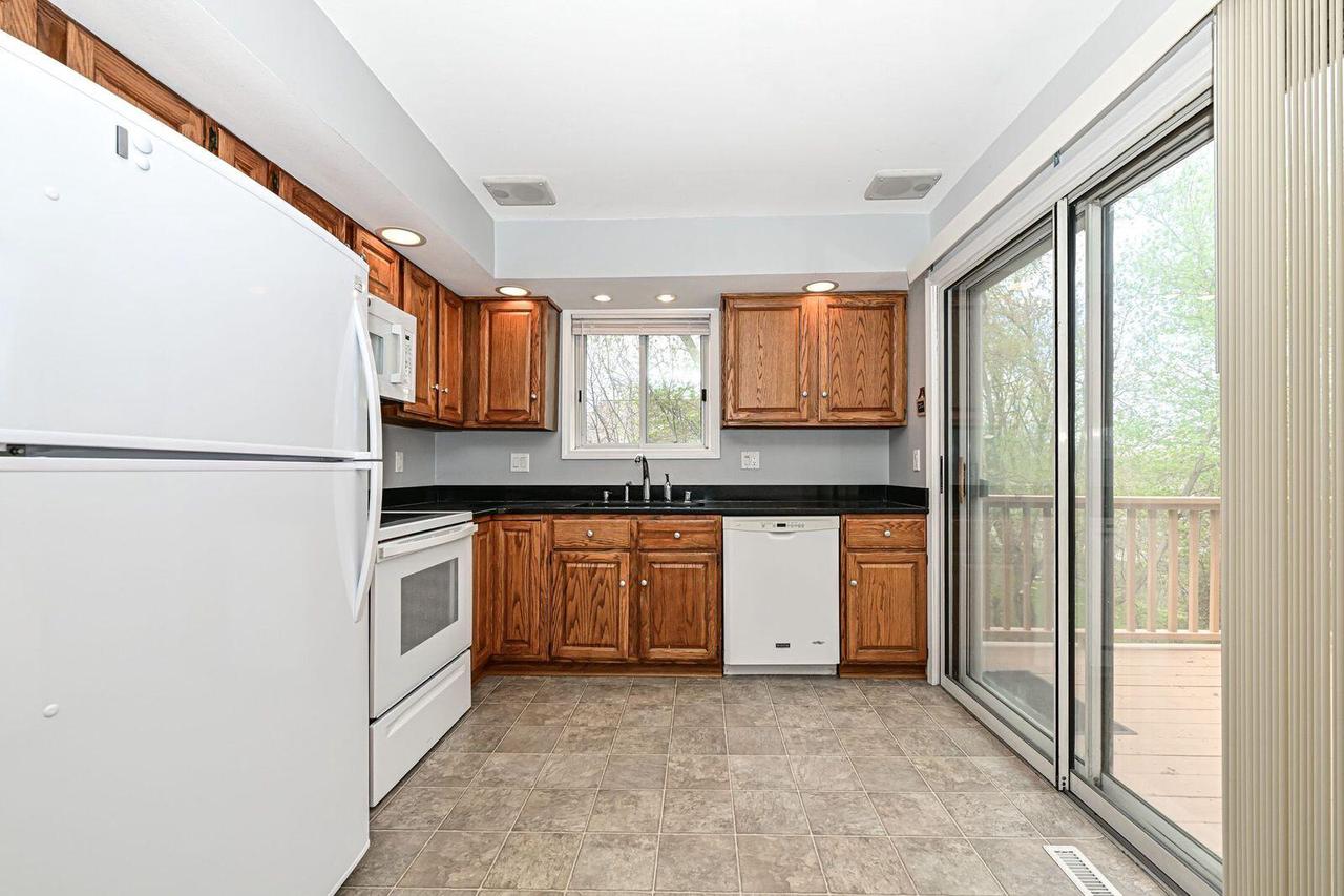 19110 Emerald DRIVE 19120